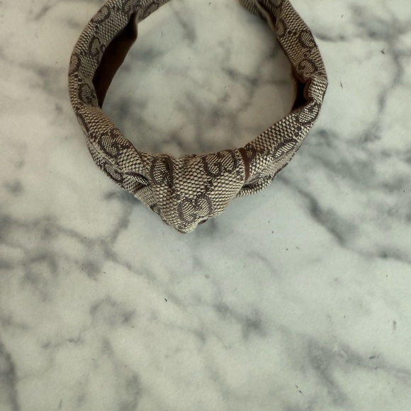 Gucci Monogrammed. Headband - Picture 2 of 2